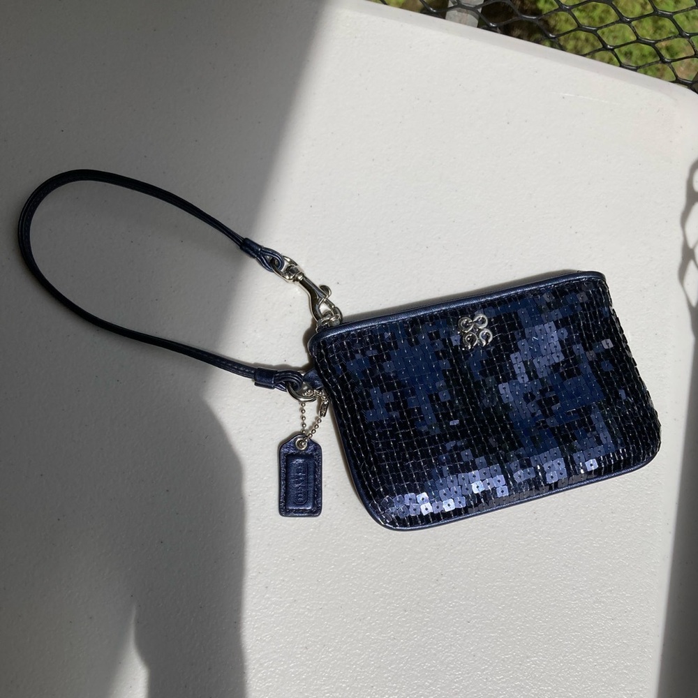 Coach Navy Blue Sparkle Sequins Zipper Pouch Wristlet Cosmetic Bag Purse Wallet - Picture 8 of 17